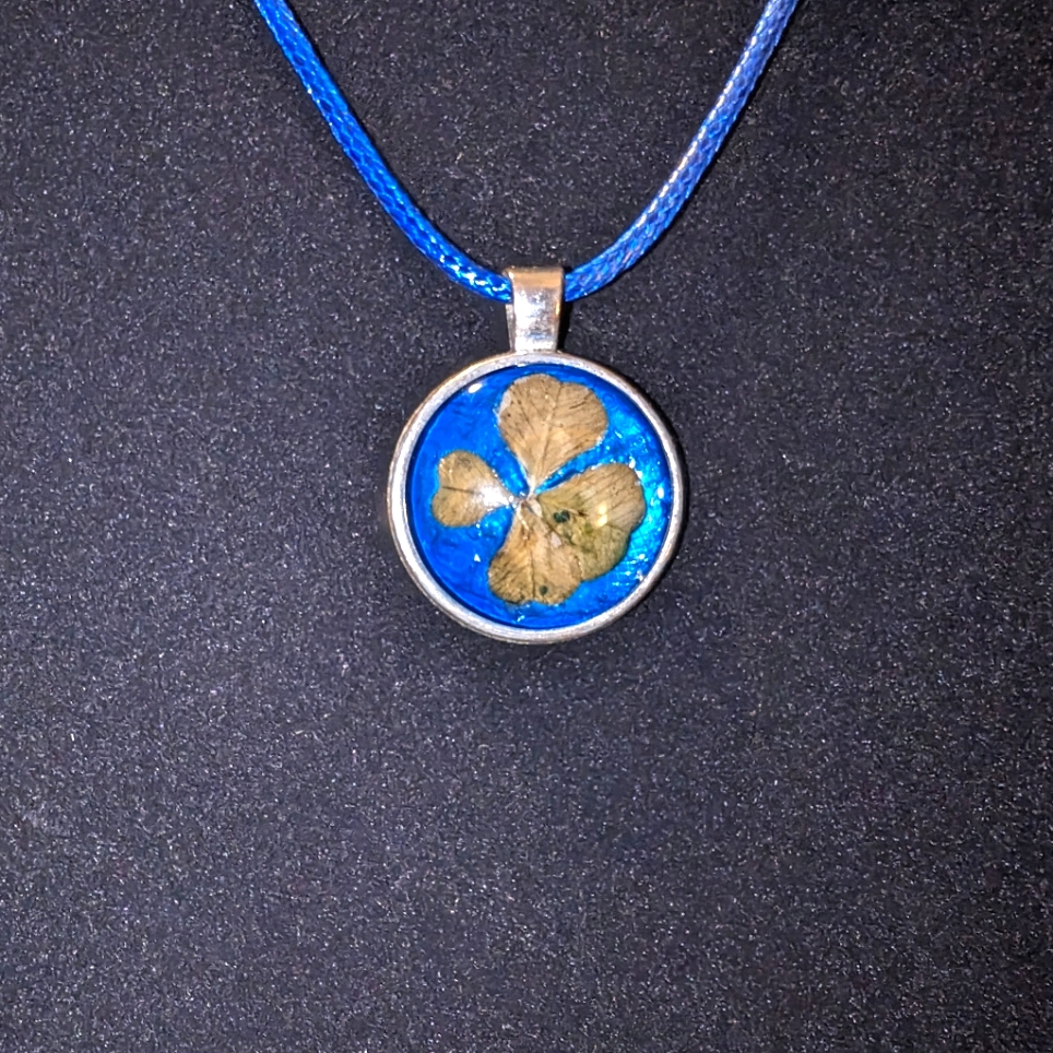 Real 4 Leaf Clover Pendant Necklace